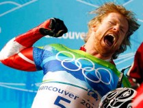 Jon Montgomery crie sa joie