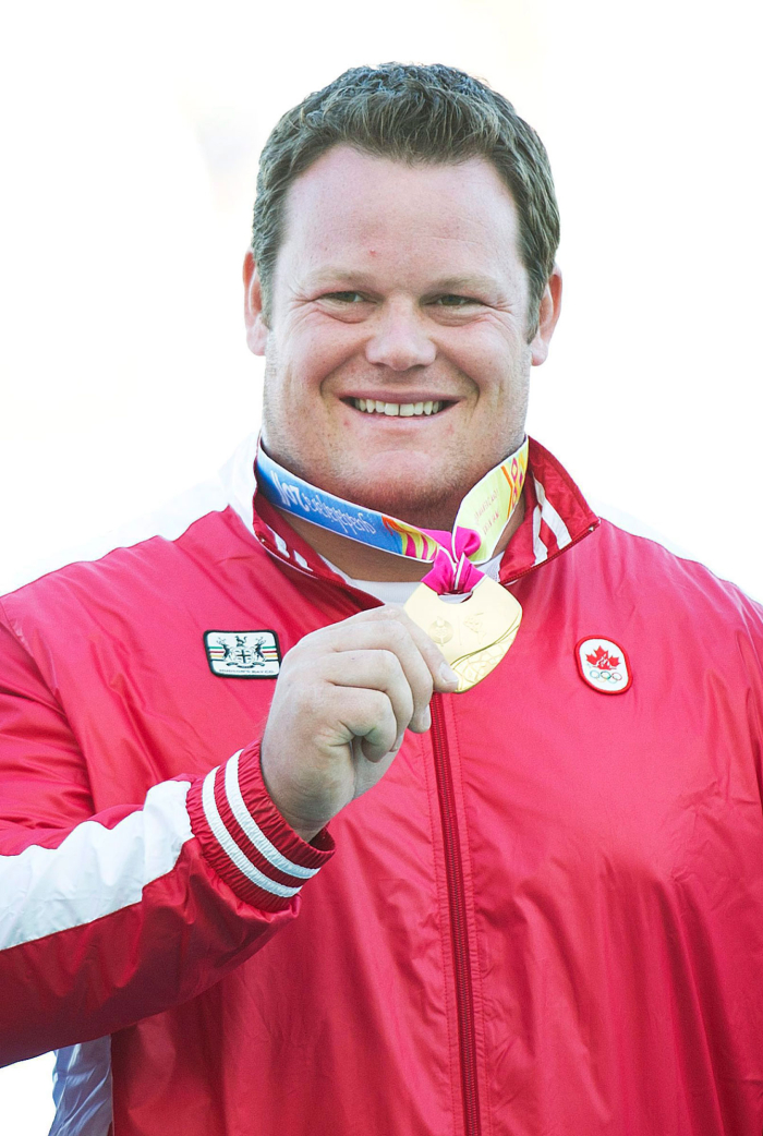 Dylan Armstrong avec sa médaille d'or