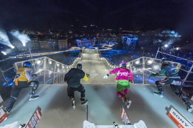 _dsc3291 Patineurs à la sortie des portes de départ lors de la course tenue en 2015 à Saint-Paul, au Minnesota. (Source : Ryan Taylor/Red Bull Content Pool)