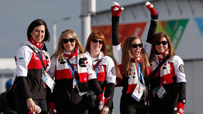 teamjones L'équipe féminine de curling du Canada médaillée d'or à Sotchi 2014.