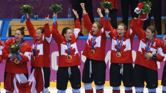 women1 L'équipe féminine de hockey du Canada - Sotchi 2014.