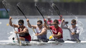 L'équipe canadienne de canoe-kayak en action.