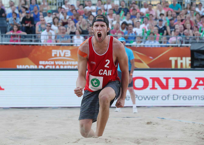 Sam Schachter célèbre. (Photo: FIVB)
