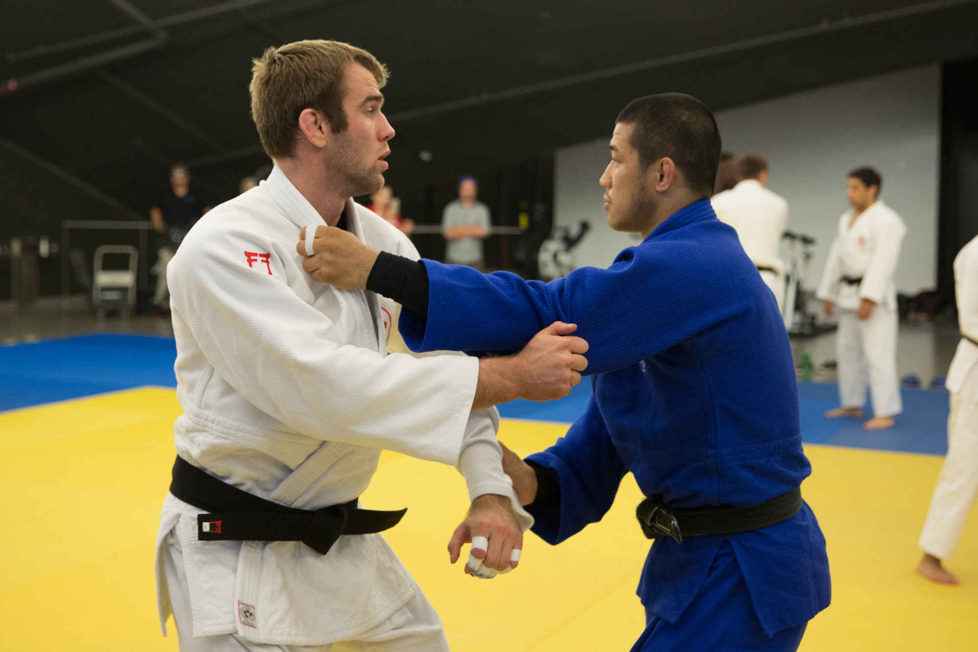 Antoine Valois-Fortier (en blanc) lors d'un entrainement à l'Institut national du sport du Québec, le 28 juin 2016.