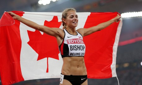 China Athletics Worlds Melissa Bishop célèbre après avoir remporté la médaille d'argent du 800 m féminin des Mondiaux d'athlétisme de Beijing, le 29 août 2015. (AP Photo/Ng Han Guan)
