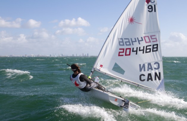 Brenda-Bowskill---Laser-Radial Brenda Bowskill et son laser radial.