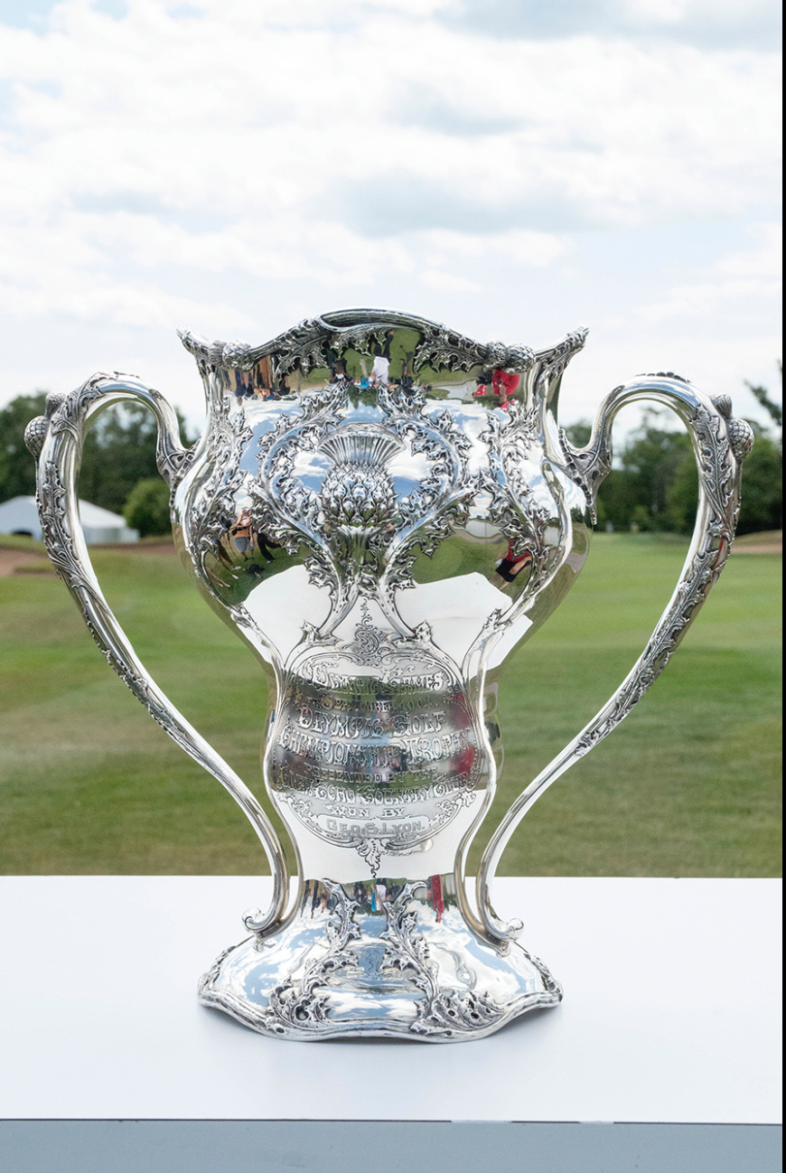 Le trophée remporté par George S Lyon aux Jeux olympique de 1904, le 19 juillet 2016. (Tavia Bakowski/COC)