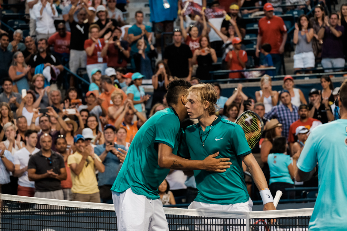 Denis Shapovalov lors de son match de premier tour à la Coupe Rogers de 2016 contre l'Australien Nick Kyrgios. COC