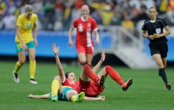 Christine Sinclair célèbre son but contre l'Australie aux Jeux olympiques de 2016, le 3 août à São Paulo .(AP Photo/Nelson Antoine)