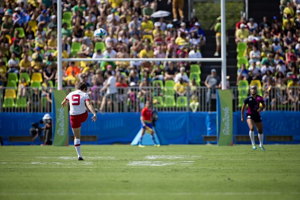 L'équipe féminine de Rugby gagne contre le Japon lors de son premier match olympique le 6 août 2016 à Rio de Janeiro. (Photo: Paige Stewart pour Rugby Canada)