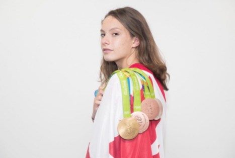 Penny Oleksiak Penny Oleksiak avec ses quatre médailles olympiques de Rio 2016.