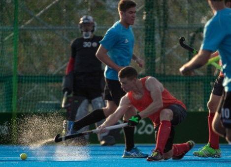 Equipe Canada - hockey sur gazon - Scott Tupper - Rio 2016 Scott Tupper propulse la balle lors d’un match amical contre la Nouvelle-Zélande aux Jeux olympiques de 2016, à Rio. COC Photo by Jason Ransom