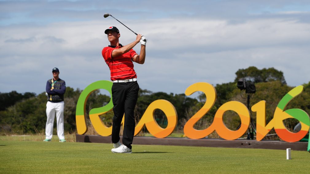 Graham DeLaet effectue un coup de départ lors de la première ronde du tournoi olympique de Rio, jeudi 11 août 2016. Photo Mark Blinch/COC