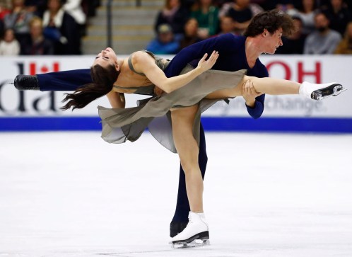 tessascottfd Tessa Virtue et Scott Moir durant leur danse libre aux Internationaux Patinage Canada, le 29 octobre 2016 à Mississauga. (Photo/THE CANADIAN PRESS Mark Blinch)