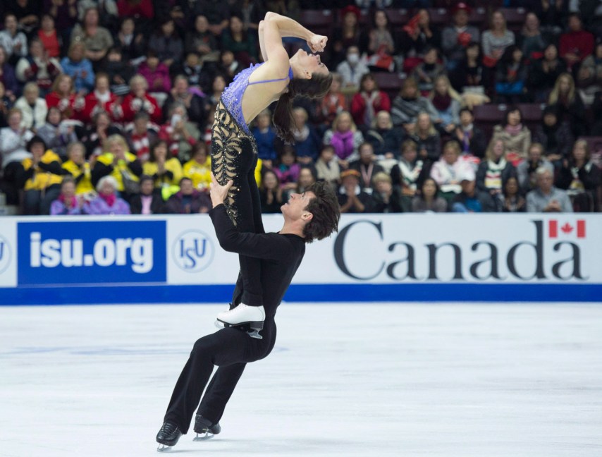 tessascottsd Tessa Virtue et Scott Moir durant leur danse courte aux Internationaux Patinage Canada, le 28 octobre 2016 à Mississauga. (Photo/THE CANADIAN PRESS Mark Blinch)