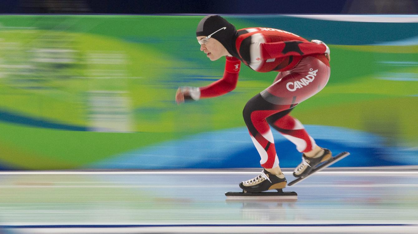 Clara Hughes gagnera le bronze au 5 000 m à Vancouver. (PC/Adrian Wyld)