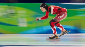 Clara Hughes gagnera le bronze au 5 000 m à Vancouver. (PC/Adrian Wyld)