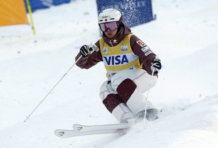 team canada - Mikael Kingsbury - world cup freestyle deer valley