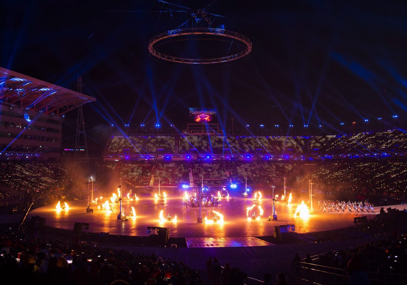 De nombreux danseurs ont également été du spectacle d'ouverture. LA PRESSE CANADIENNE/Nathan Denette