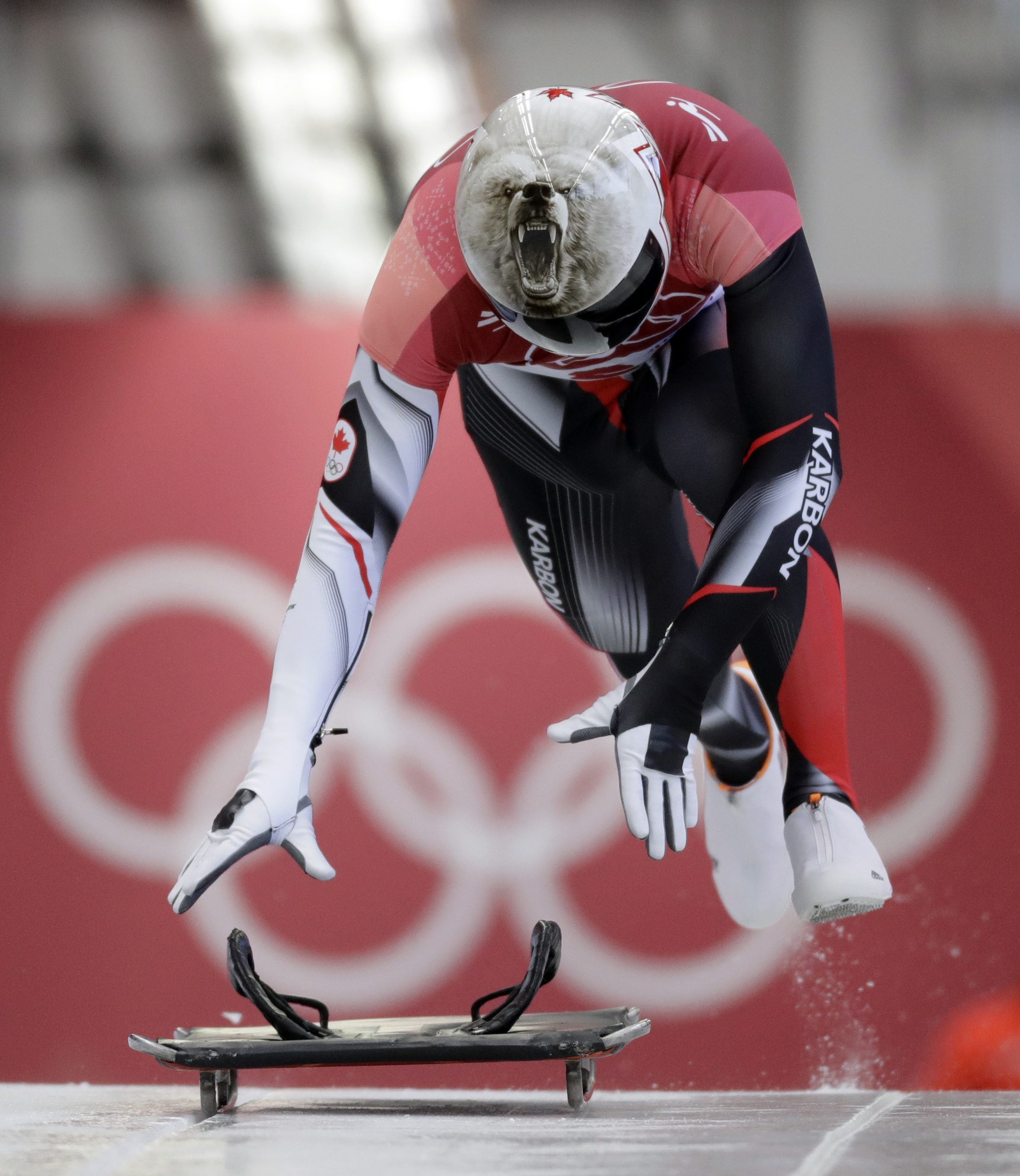Barrett Martineau commence sa troisième descente durant la finale de skeleton aux Jeux olympiques de PyeongChang. (AP Photo/Wong Maye-E)