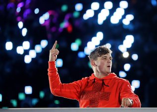 DJ Martin Garrix a offert une prestation à la cérémonie de clôture.(AP Photo/Kirsty Wigglesworth)