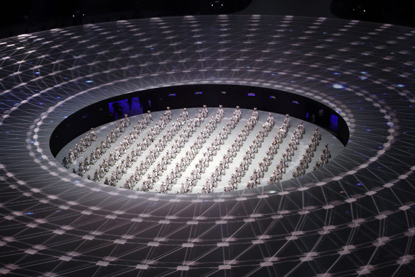 Le spectacle a présenté plusieurs artistes lors de la cérémonie d'ouverture des Jeux de PyeongChang. (AP Photo/Charlie Riedel)