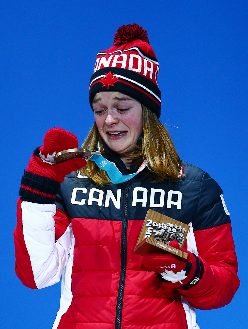 Kim Boutin reçoit sa médaille de bronze du 500 m en patinage de vitesse courte piste aux Jeux olympiques de PyeongChang 2018, le 14 février 2018. (Photo Vaughn Ridley/COC)