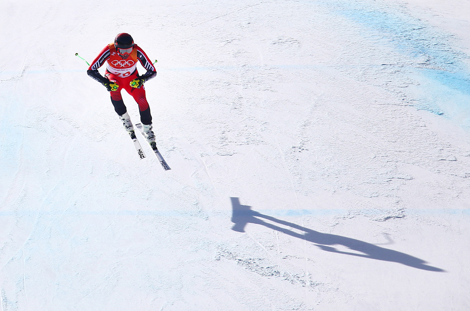Manuel Osborne-Paradis en pleine descente pendant l'épreuve du Super-G. (Photo by Vaughn Ridley/COC)