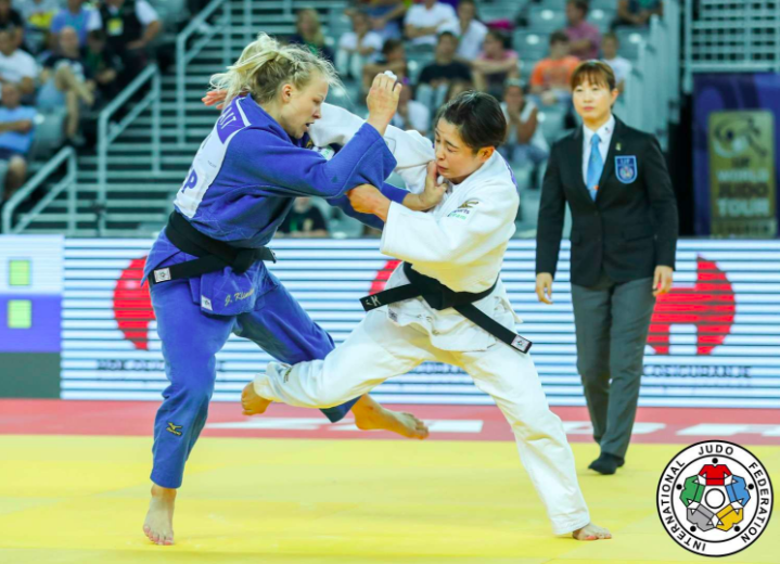 Christa Deguchi et Jessica Klimkait en combat