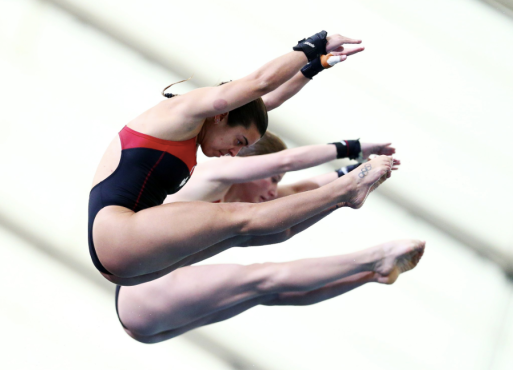 Benfeito et McKay en saut groupé.