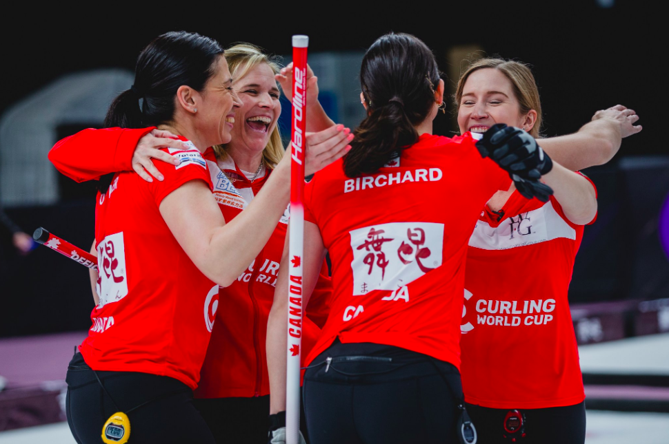 L'équipe féminine de curling. Photo : Céline Stucki