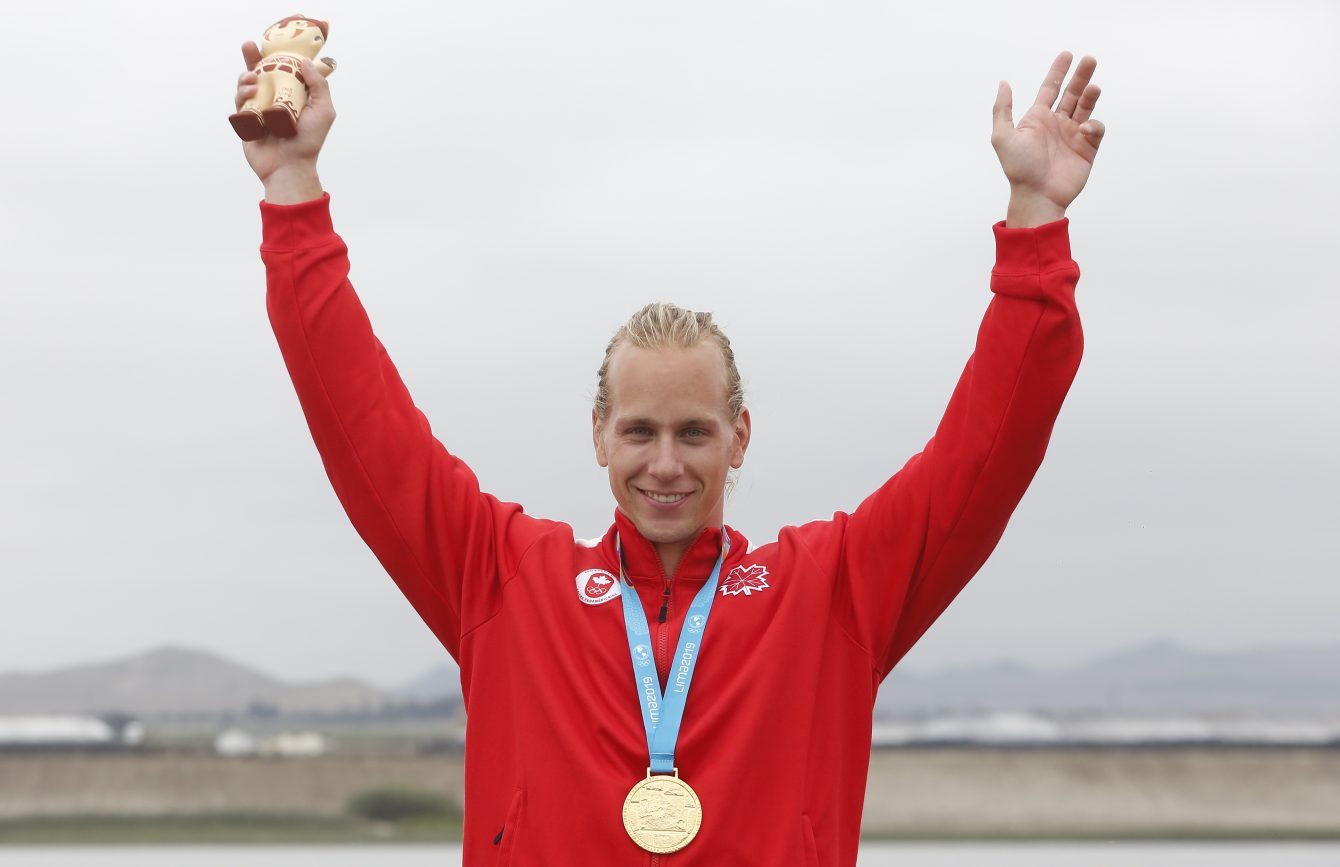 Dominik Crête célèbre sa médaille d'or à Lima 2019