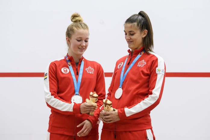 cornett-letourneau-equipe-canada-squash Samantha Cornett et Danielle Letourneau avec leur médaille d'argent aux Jeux panaméricains de Lima 2019, au Pérou, le 28 juillet 2019. Photo Vincent Ethier/COC