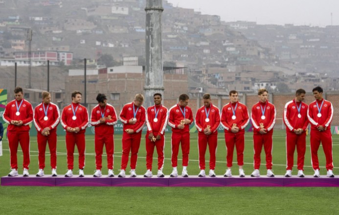 Rugby à sept masculin - Équipe Canada - Lima 2019 Équipe Canada sur le podium après avoir remporté la médaille d'argent en rugby masculin aux Jeux panaméricains de Lima 2019, au Pérou, le 28 juillet 2019. Photo David Jackson/COC
