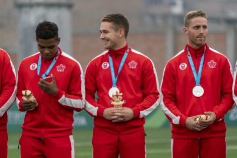 Rugby à sept masculin - Équipe Canada - Lima 2019 Équipe Canada célèbre sa médaille d'argent en rugby masculin aux Jeux panaméricains de Lima 2019, au Pérou, le 28 juillet 2019. Photo David Jackson/COC