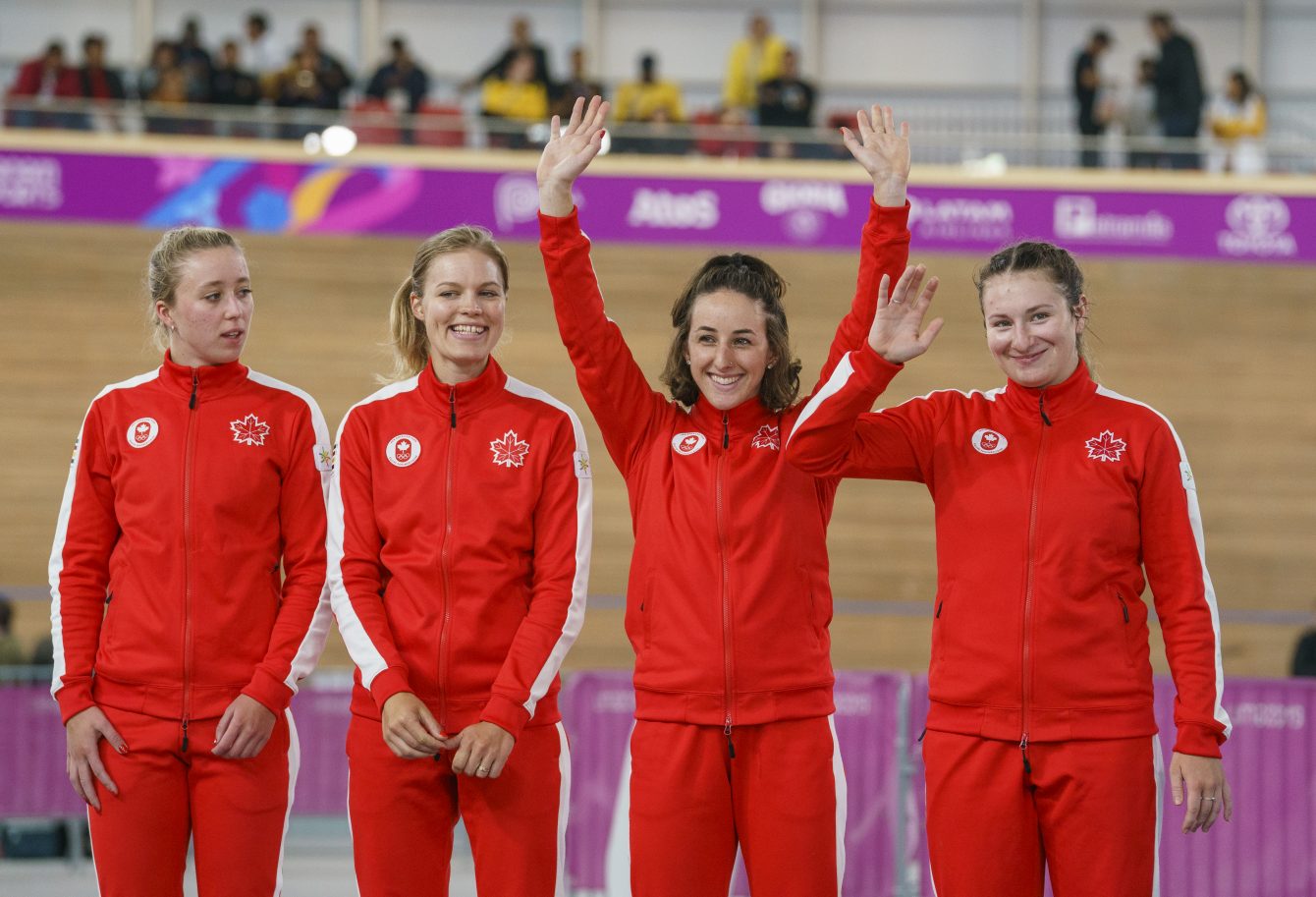 Maggie Coles-Lyster, Erin Attwell, Miriam Brouwer et Laurie Jussaume remportent l'argent en poursuite par équipes aux Jeux panaméricains de Lima, au Pérou, le 2 août 2019. Photo : David Jackson