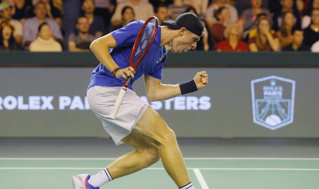 Denis Shapovalov célébrant son premier point contre Alexander Zverev