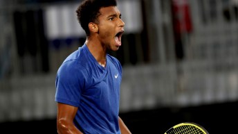 Felix Auger-Aliassime célébrant sa victoire