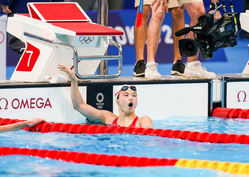 Margaret Mac Neil réagit après avoir remporté la médaille d'or