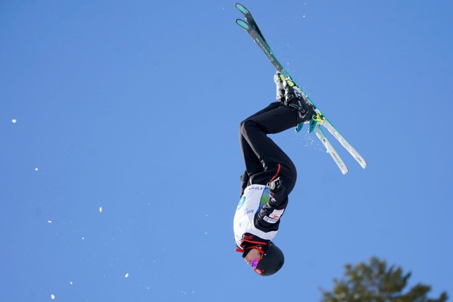 Marion Thénault en plein saut