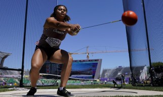 Camryn Rogers s'exécute au lancer du marteau