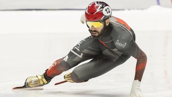 Steven Dubois en action pendant la finale du 500 m à la Coupe du monde, à Montréal