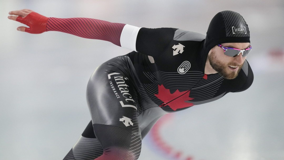 Laurent Dubreuil en train de patiner