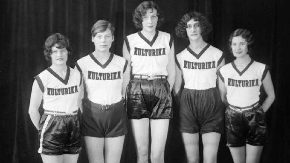Eva Dawes Spinks, second from right, with Canada's female team at the Millrose Games in 1930