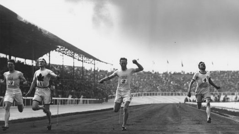 Robert Kerr, second from left, winning the gold medal in the 200 metre sprint at the 1908 Olympics