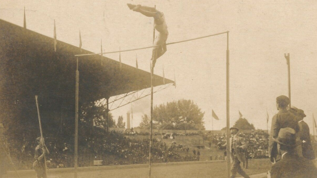 Victor Pickard competing in pole vault at Paris 1924