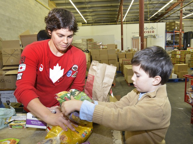 FoodBank_Oct5_2012_FoodBank_Oct5_2012__AMM5363