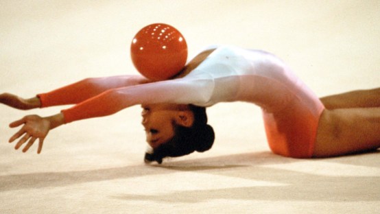 Team Canada Lori Fung Lori Fung competes with her ball at Los Angeles 1984