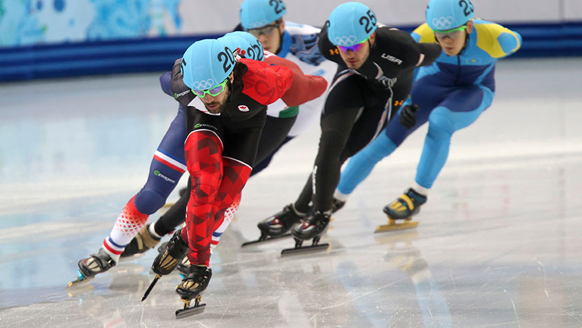 Charles Hamelin leads the pack in his semifinal.