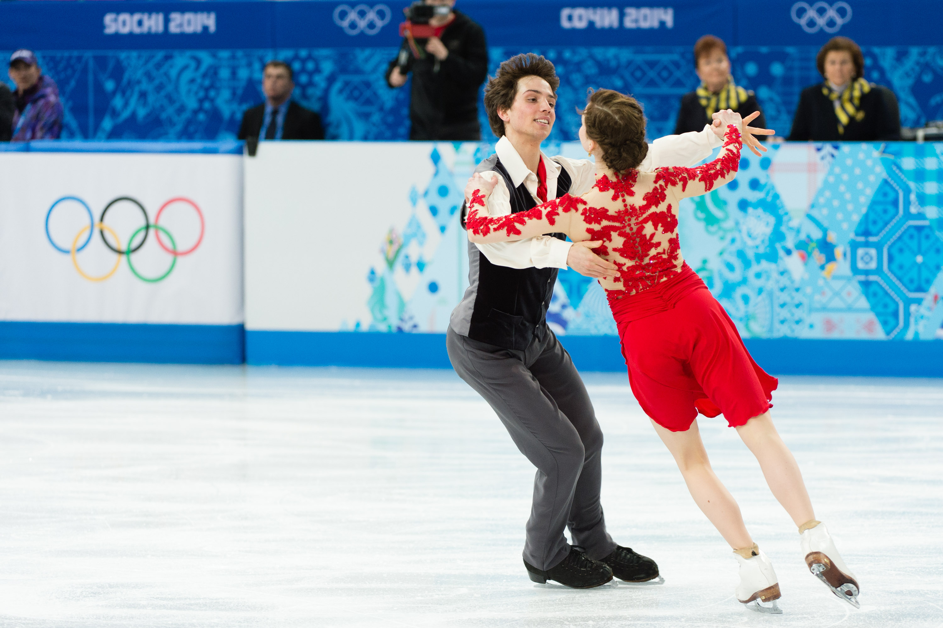 Alexandra Paul and Mitchell Islam compete